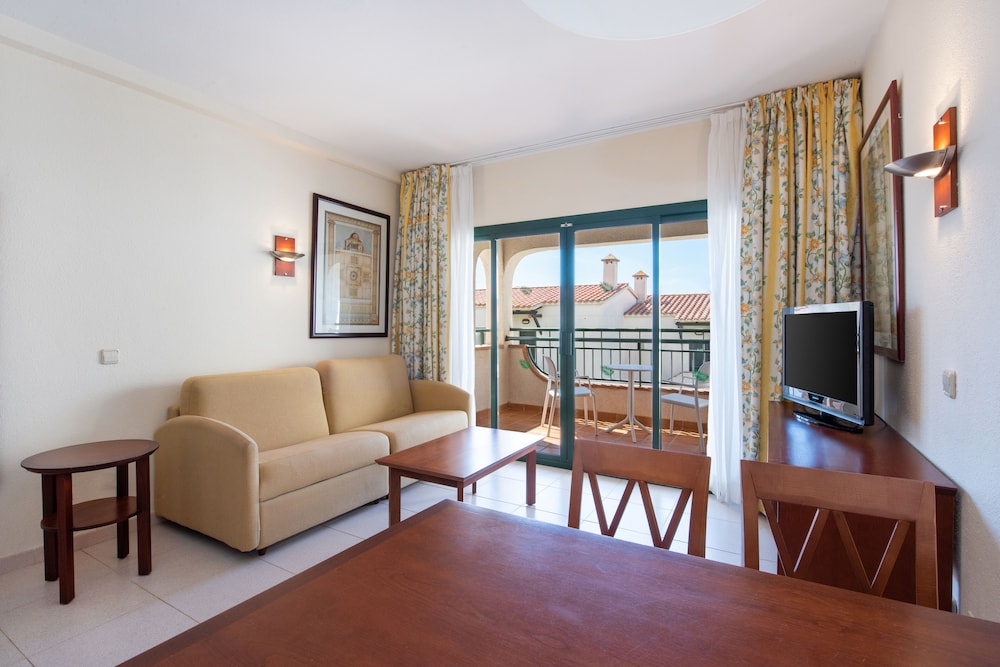 Valentin Son Bou Hotel Apartments 64/85