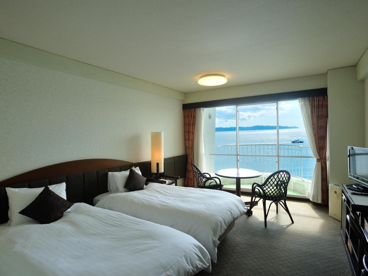 Western, Panoramic, Bay View, High Floor