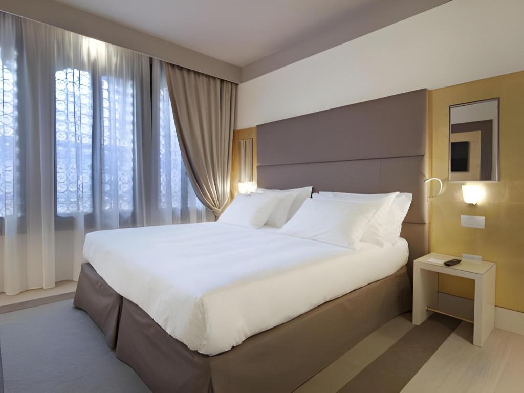 Boutique, Double Bed