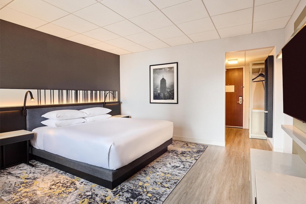 ROOM, KING BED, CITY VIEW