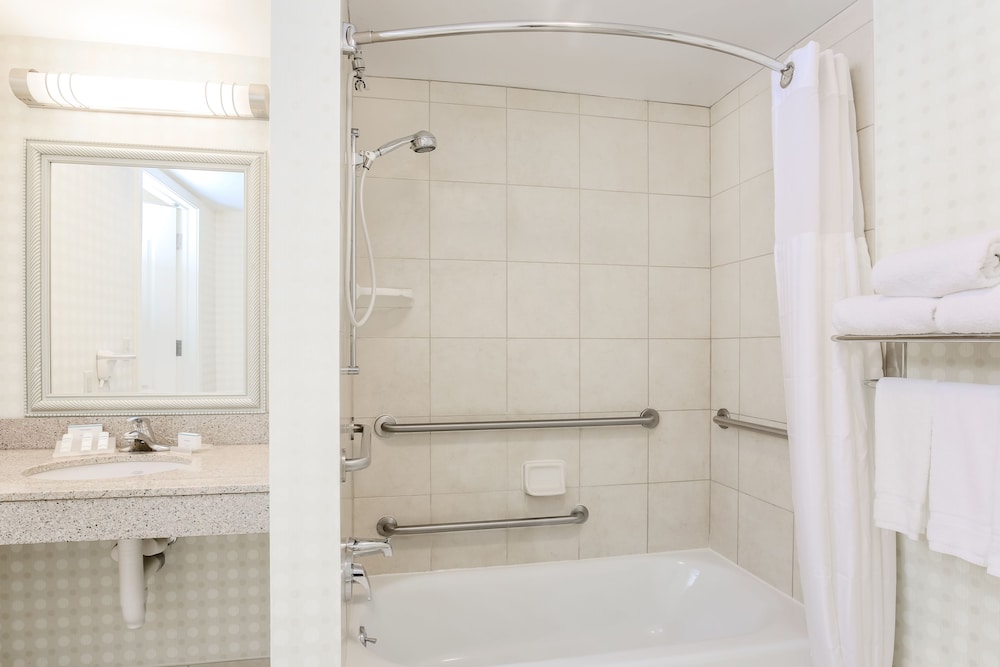 Hilton Garden Inn Melville 6/69