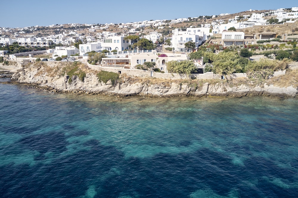 Belvedere Waterfront Villa and Suites 27/49