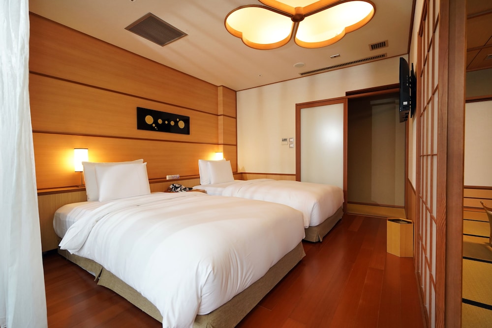 Tower, Executive, Suite, Multiple Beds, Balcony