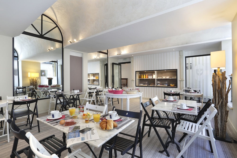 Inter Hotel Le Roncevaux 28/30