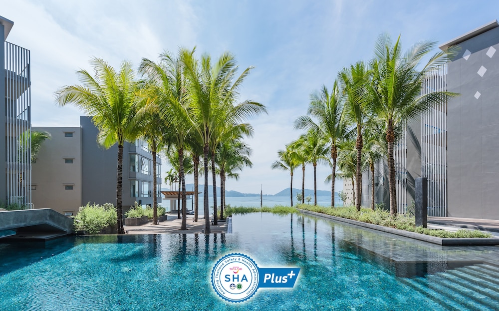 Oceanfront Beach Resort And Spa 45/50