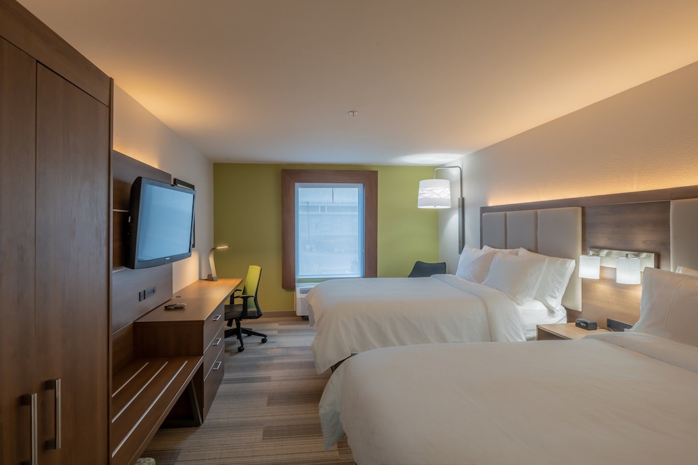 Holiday Inn Express Suites N Waco Area West 22/51