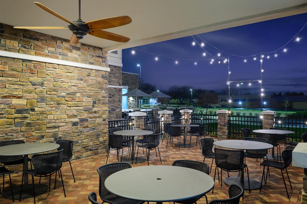 Hyatt Place Canton 44/62