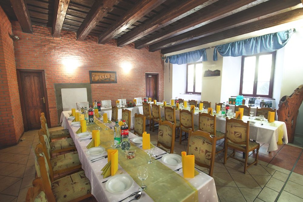 Arkada Hotel 49/56