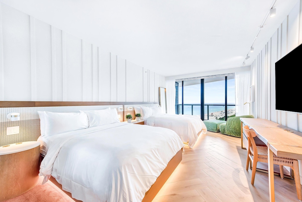 SUPERIOR, 2 QUEEN BEDS, OCEAN VIEW, BALCONY