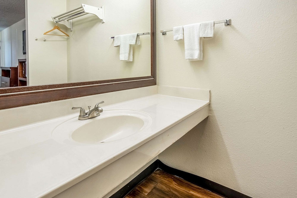 Econo Lodge Knoxville West - Turkey Creek 32/33