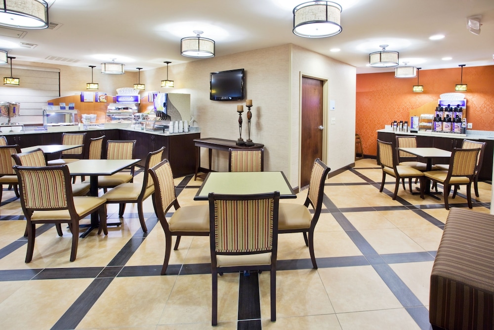Holiday Inn Express Peachtree Corners Norcross 58/78