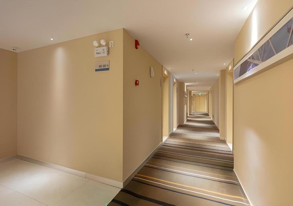 City Comfort Inn (Liuzhou Wuxing Pedestrian Street) 33/54