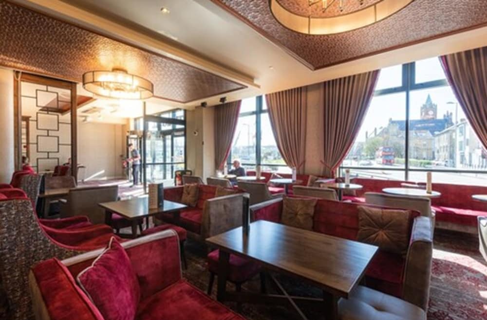 City Hotel Derry 48/68