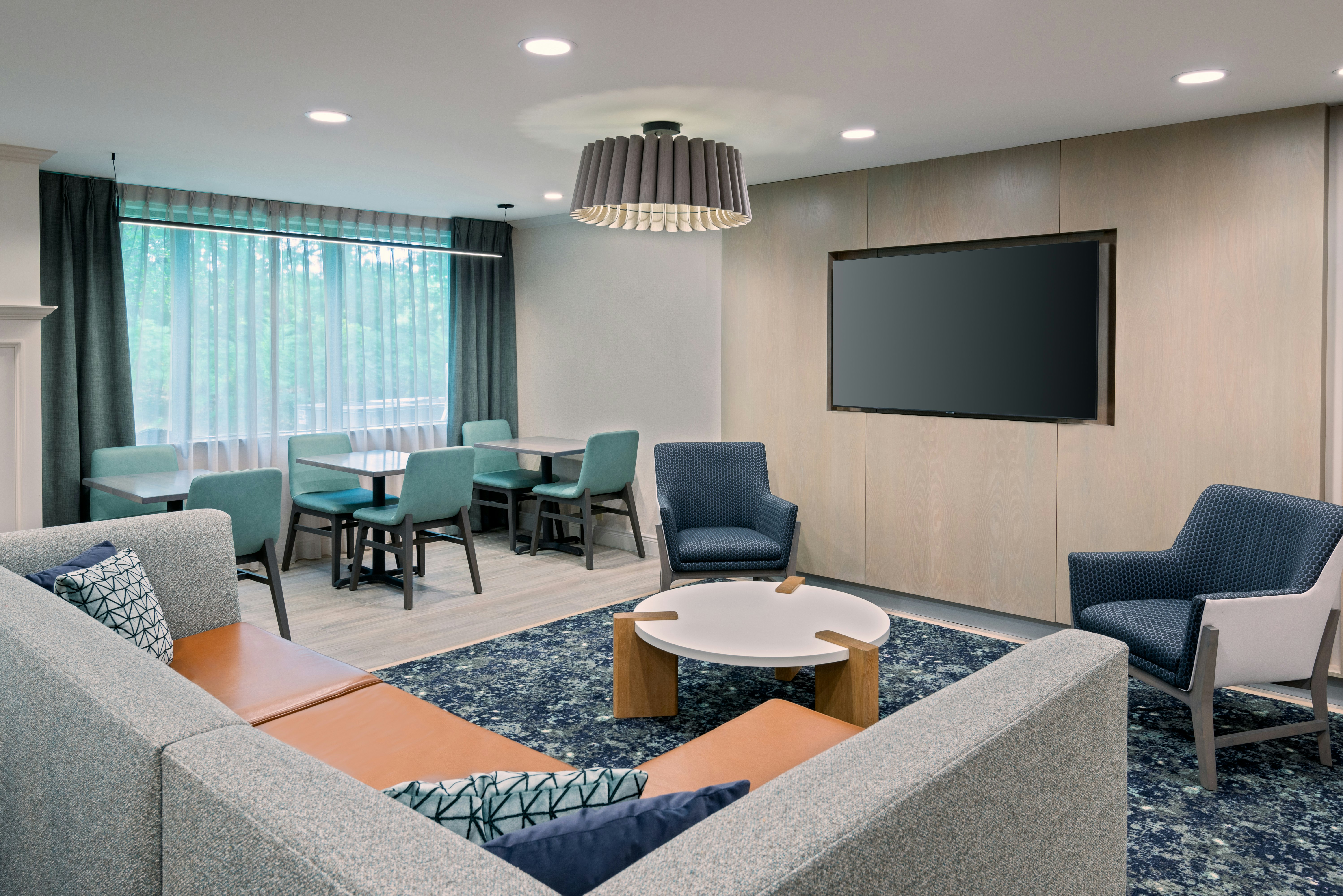 Hampton Inn Hartford Airport 38/44