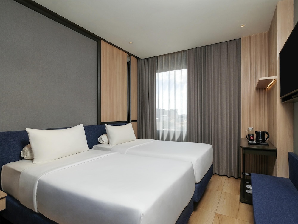 Ibis Surabaya Tidar 4/23