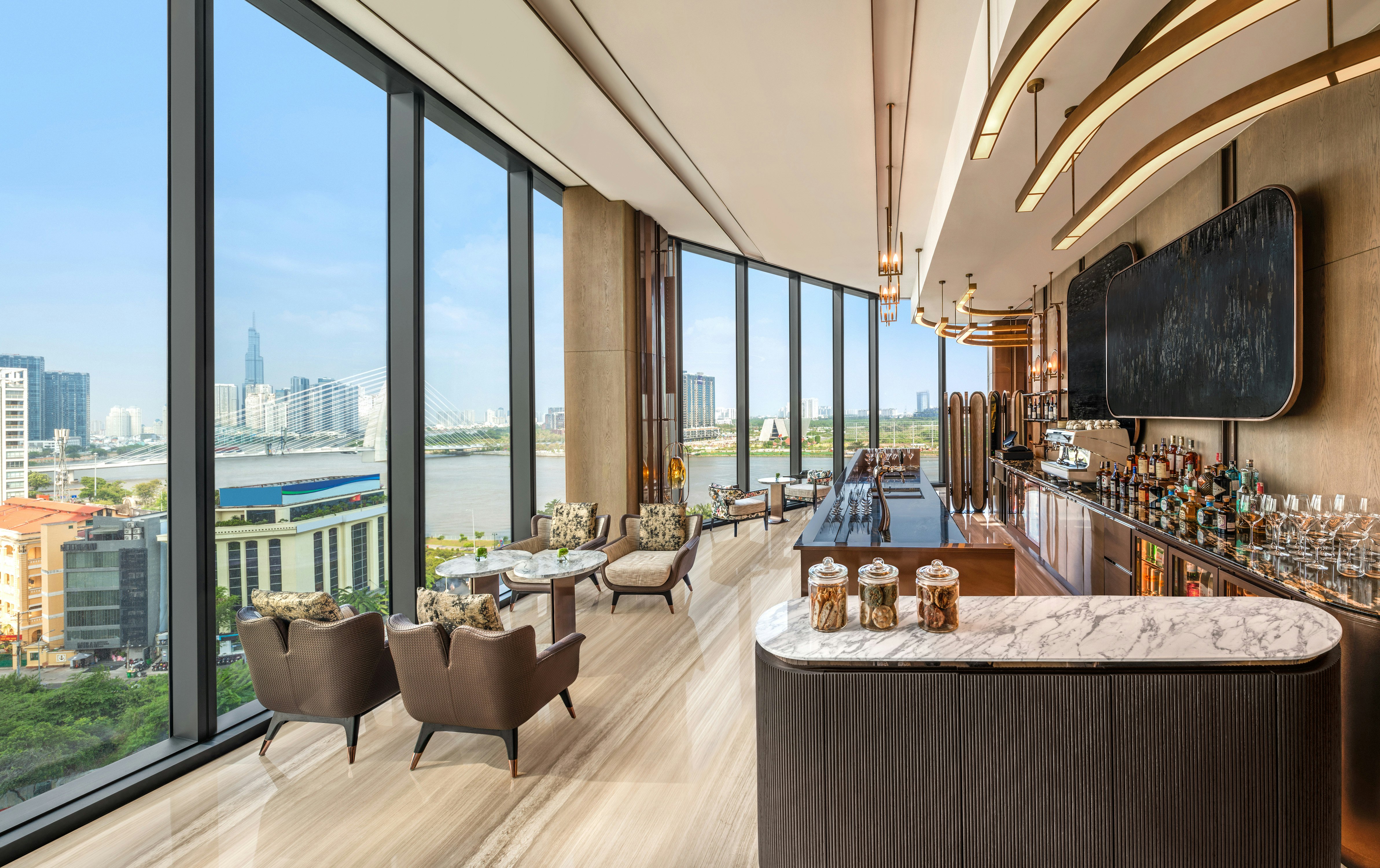 Hilton Saigon 23/55