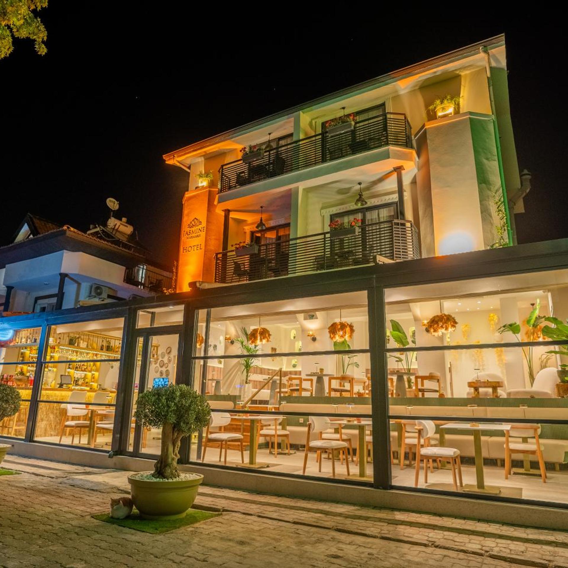 Dark Station Boutique Hotel 1/23