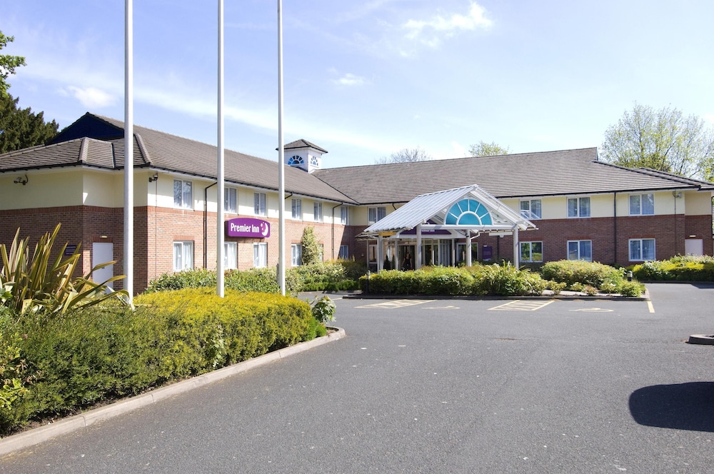 Premier Inn Birmingham South Hall Green 30/35