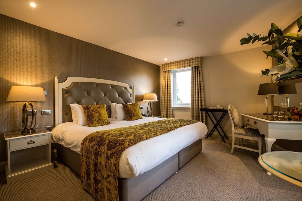 DELUXE, KING BED, SOFA
