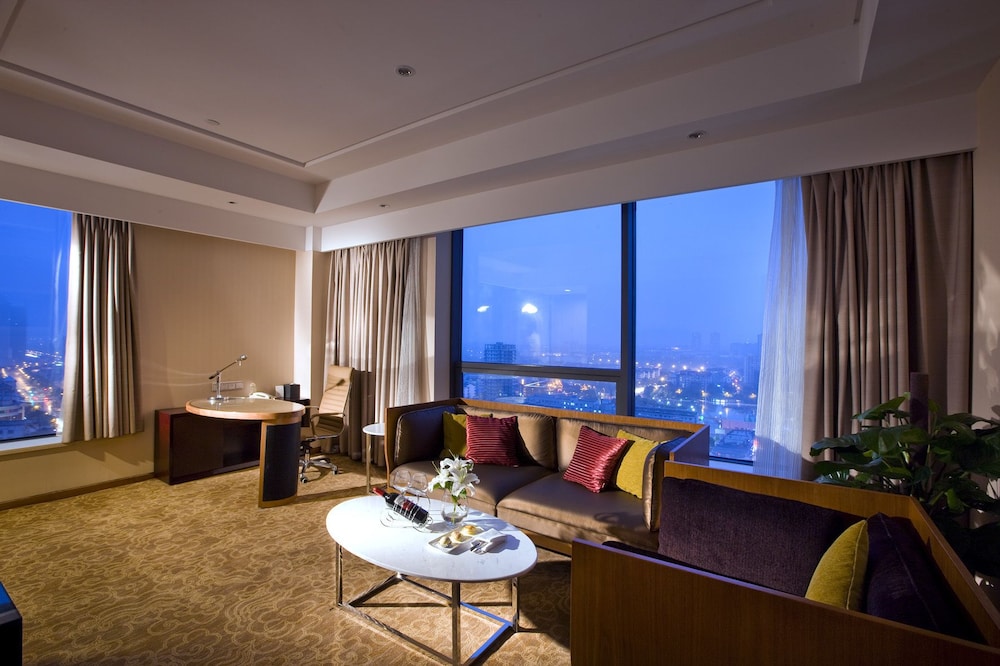 Shuguang International Hotel Huaian 12/17