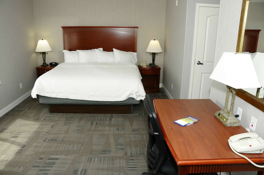 Hampton Inn Suites Redding Ca 16/55
