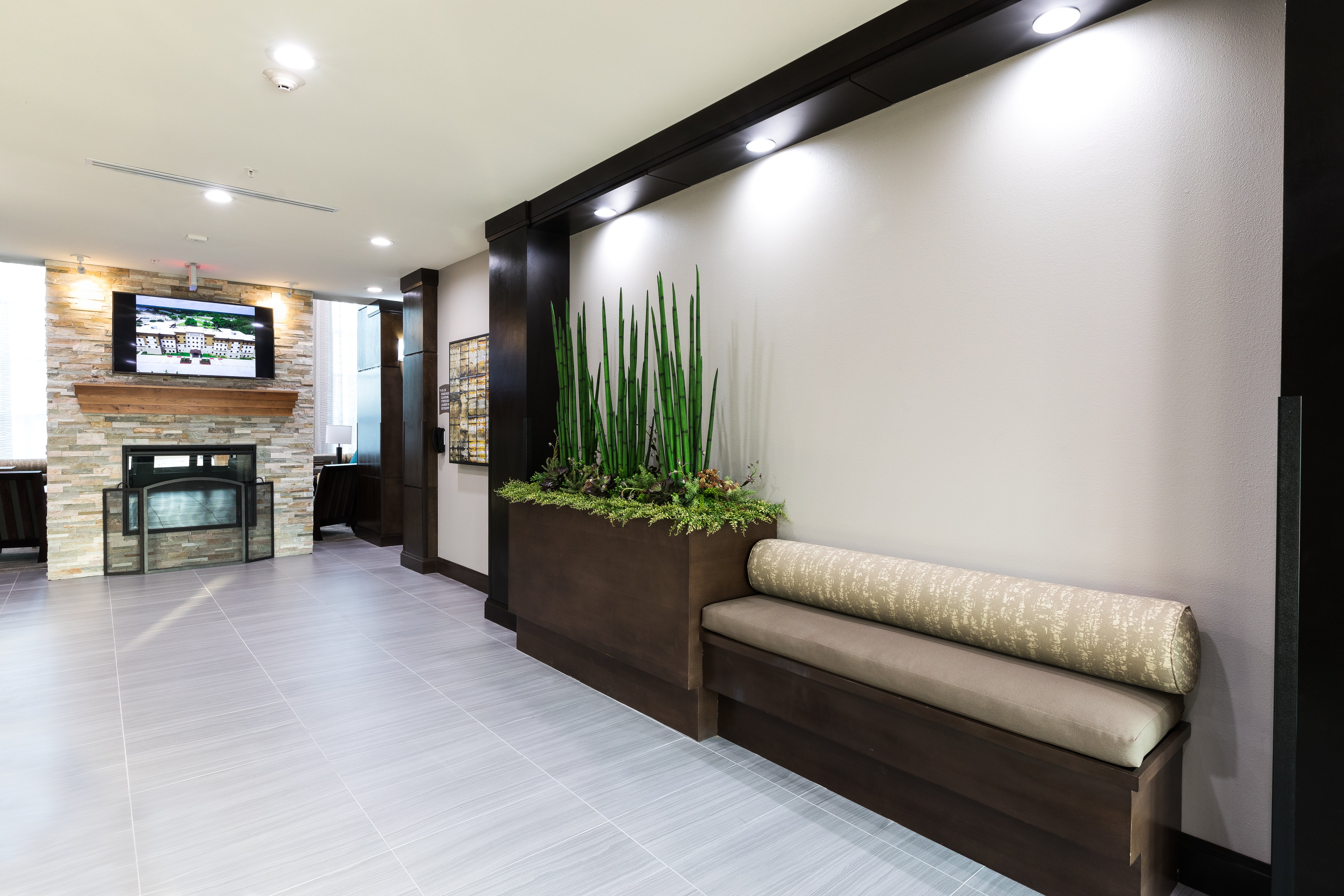 Staybridge Suites Lake Jackson 27/53