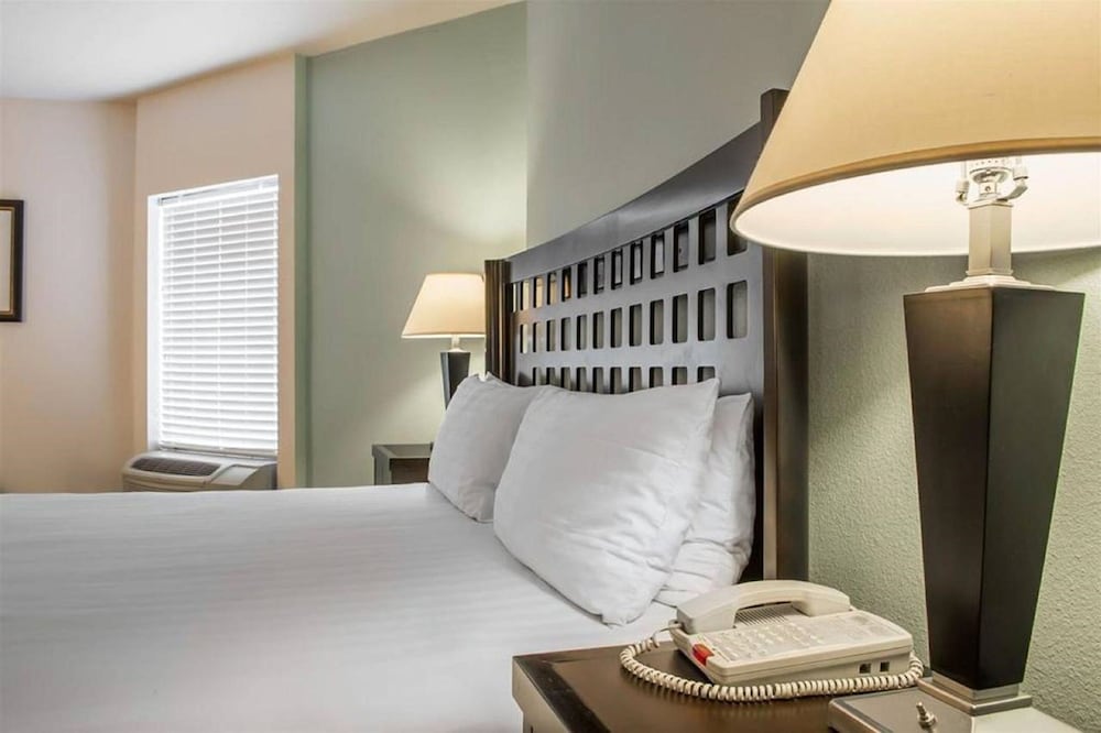 Suites At Sunchase 23/49