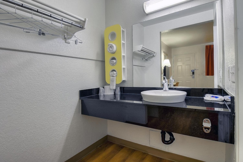 Motel6 Chino, CA - Los Angeles Ontario 38/38