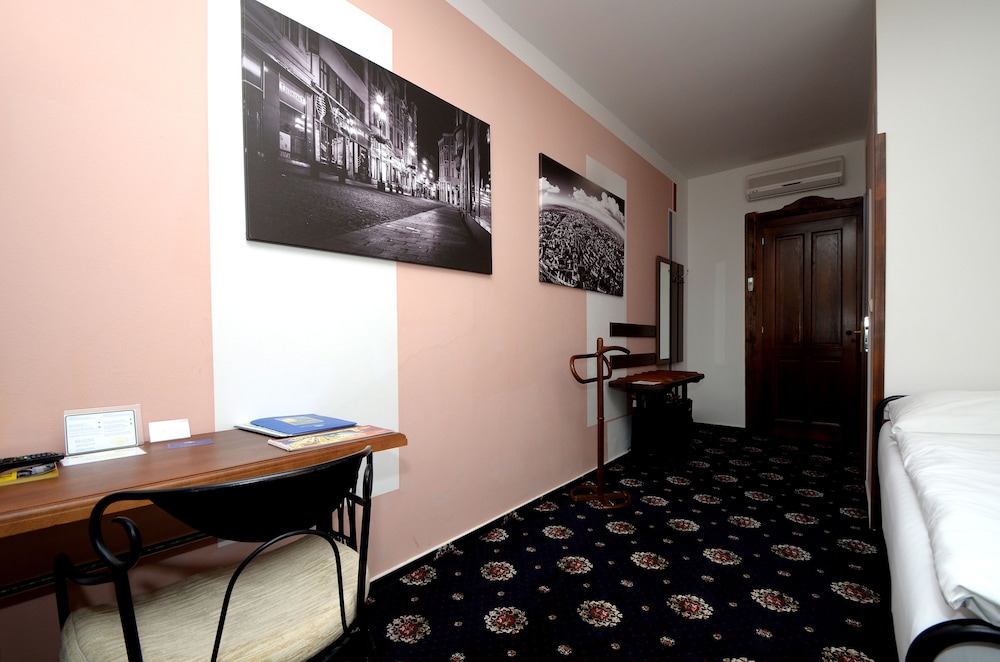 Brioni Boutique Hotel 59/75