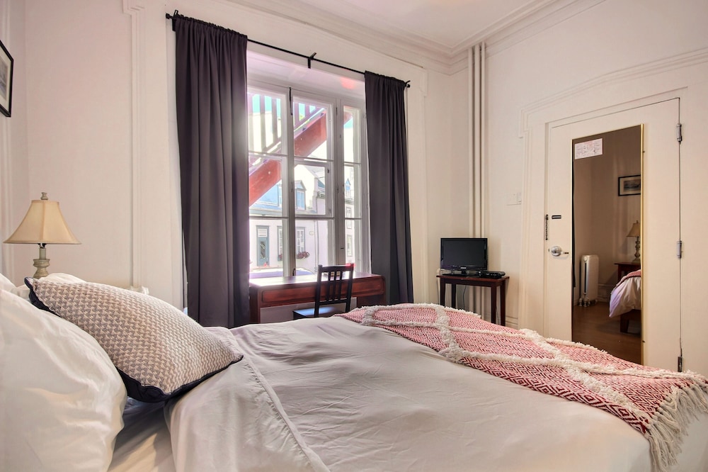 Hotel Manoir des Remparts 40/72