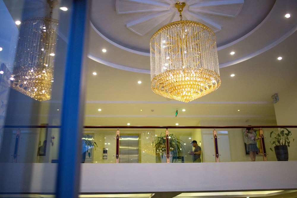 Freesia Hotel 11/72