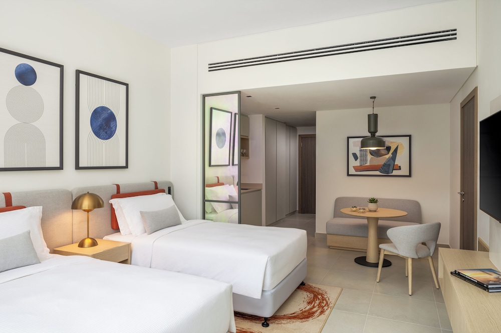 Studio, Twin Beds