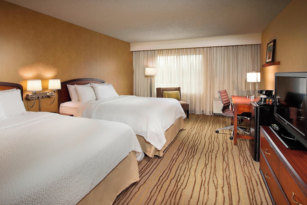 Room, 2 Queen Beds, Sofa