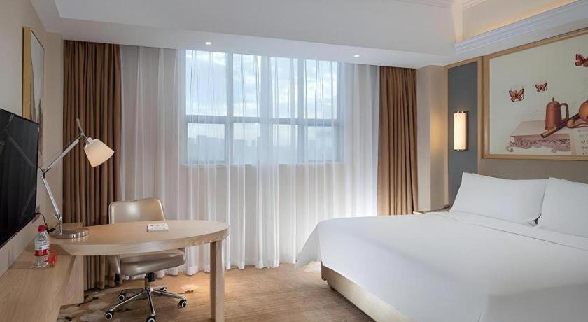 Vienna Hotel (Guangdong Dongguan East Railway Station) 41/62