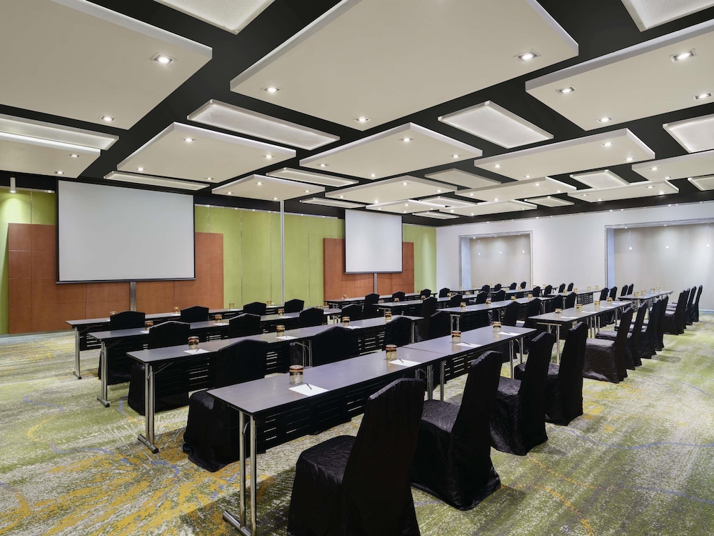 Pullman Jakarta Central Park 38/48