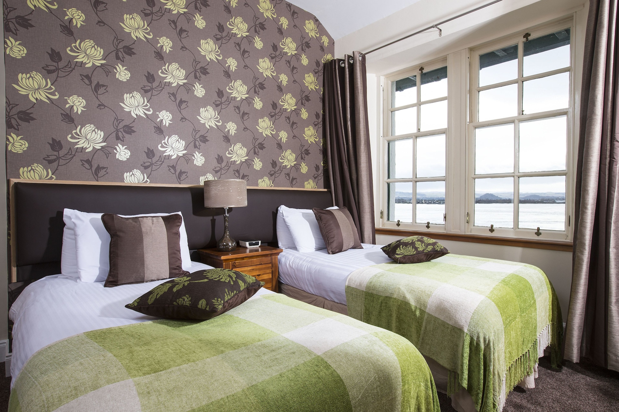 SUPERIOR, TWIN BEDS, SEA VIEW