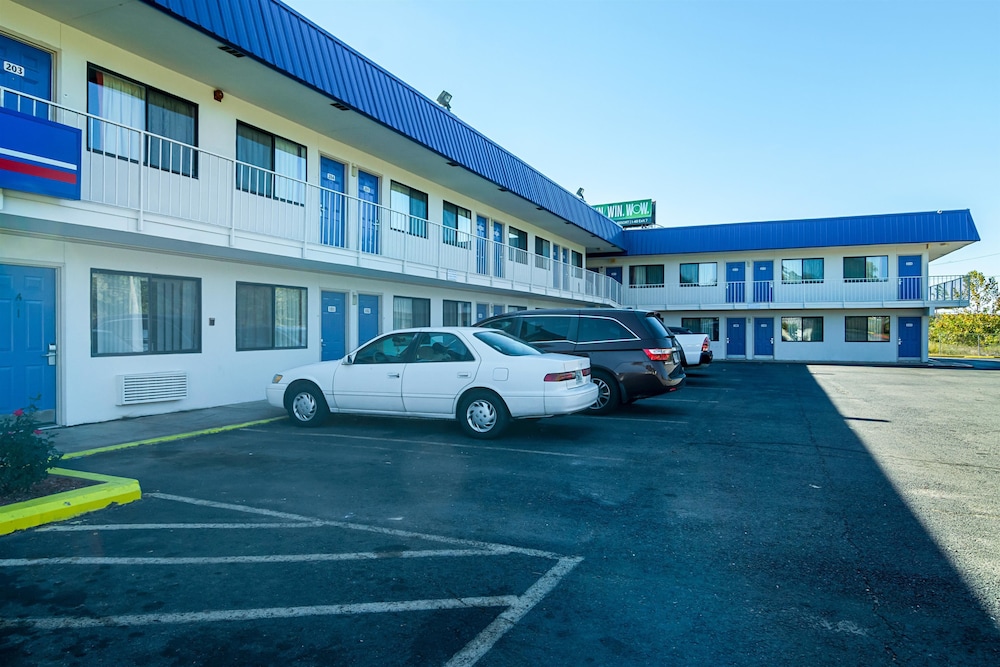 Motel6 Russellville, AR 39/49