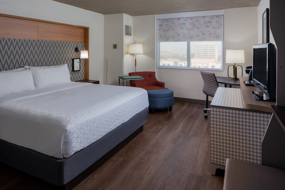 STANDARD, 2 QUEEN BEDS, CLUB FLOOR