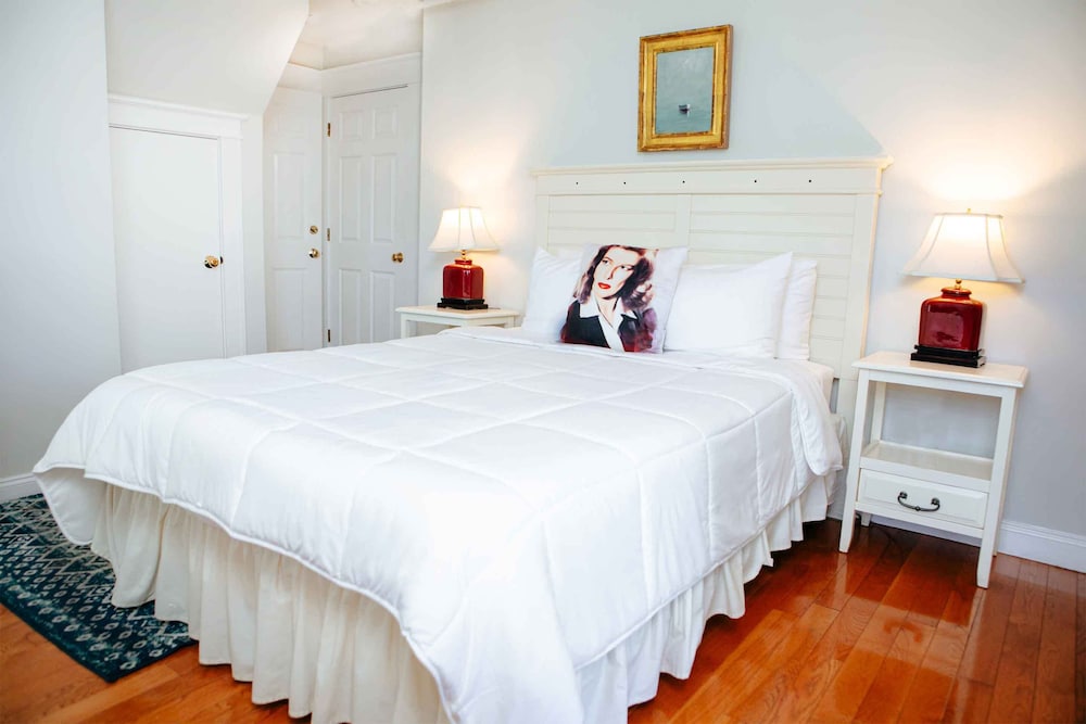 The Provincetown Hotel at Gabriel's 7/51
