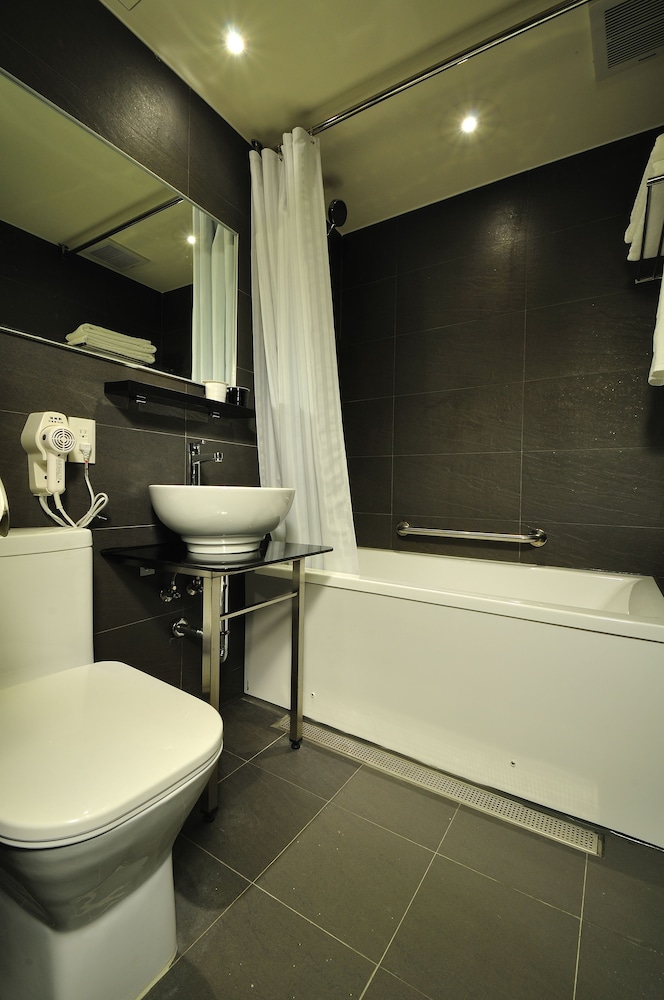 Forward Suites II 27/34