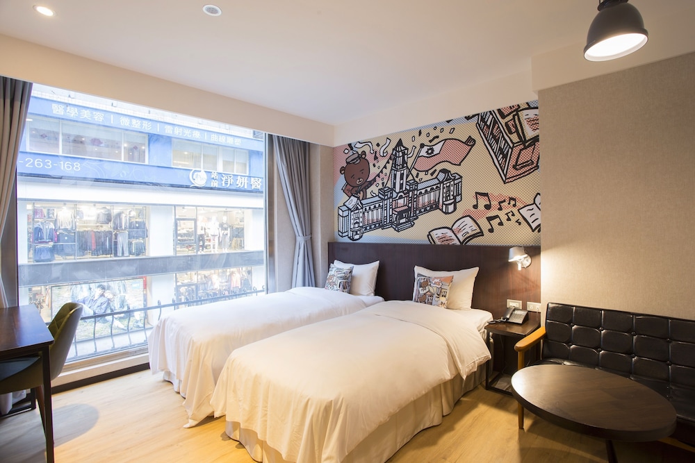 BUSINESS, TWIN BEDS