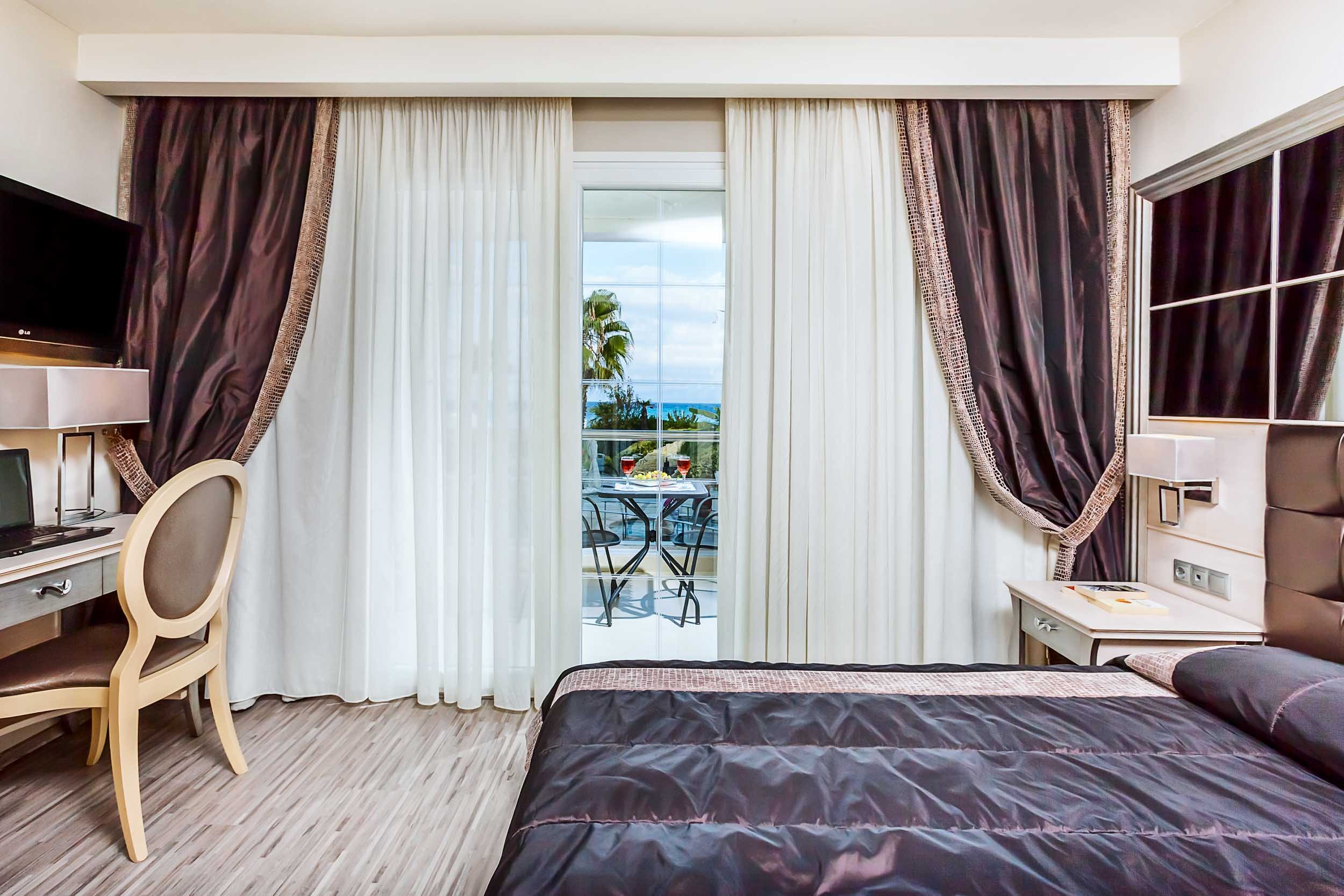 Room, Double or Twin Bed, Garden View