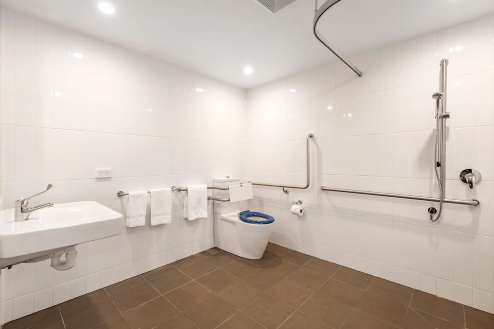 Quest Kelvin Grove 16/56