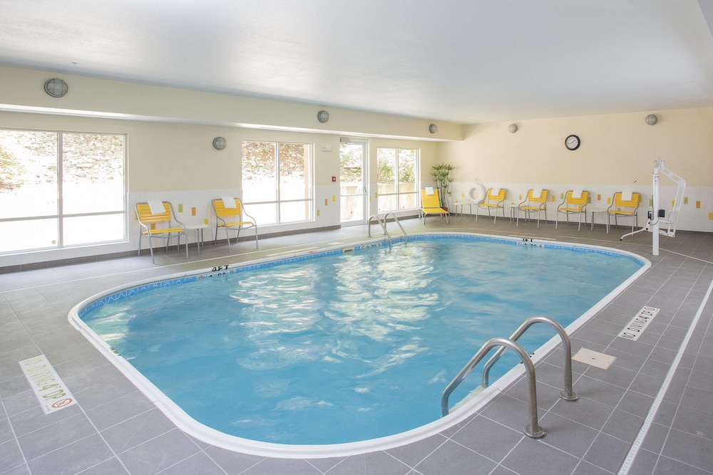 Fairfield Inn & Suites Quincy 3/33