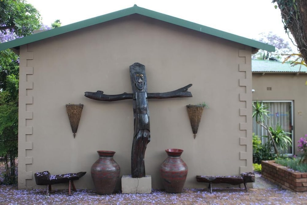 African Roots Guest House 2/50