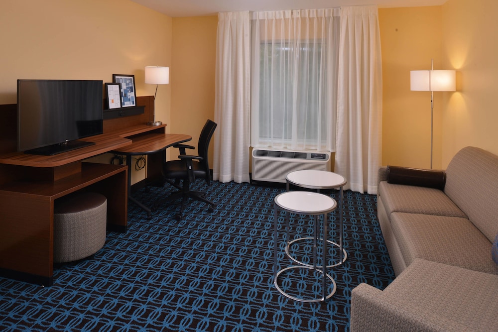 Fairfield Inn Suites Fremont 31/44