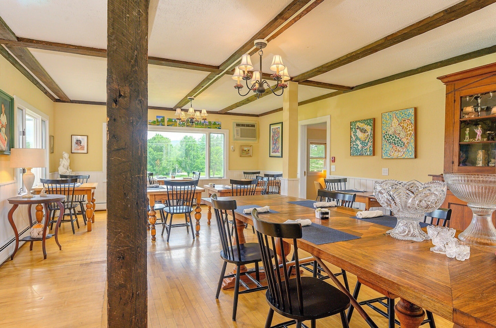 Brass Lantern Inn 35/50