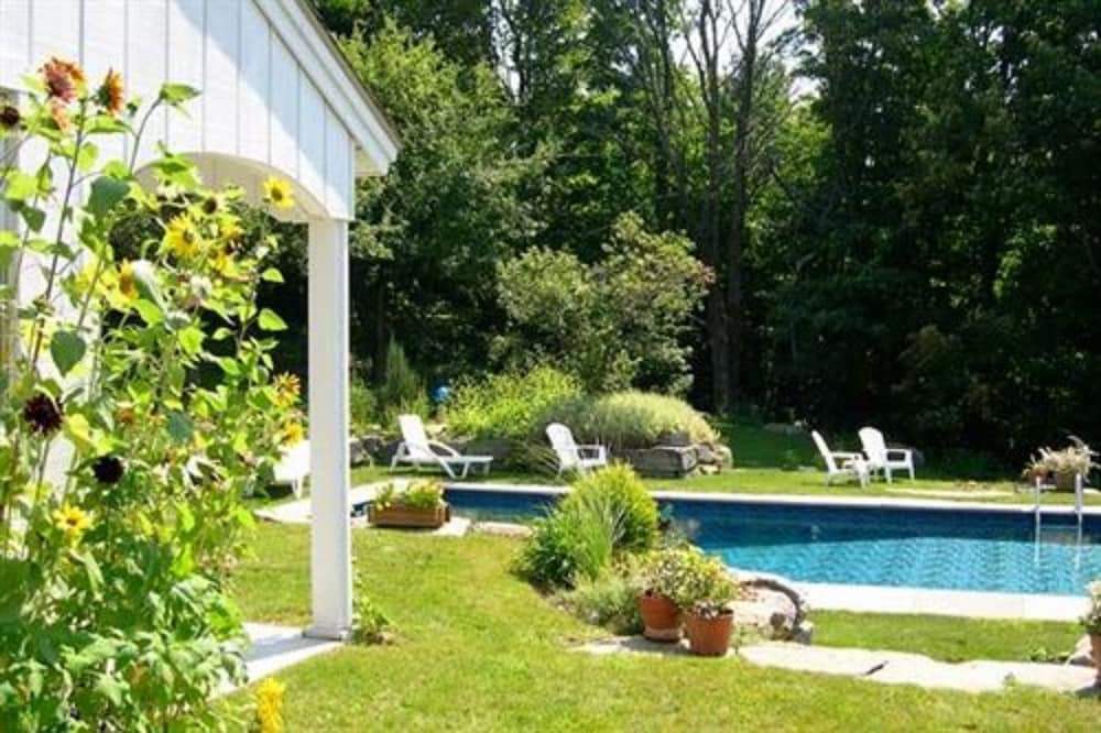 Deerhill Inn 74/77
