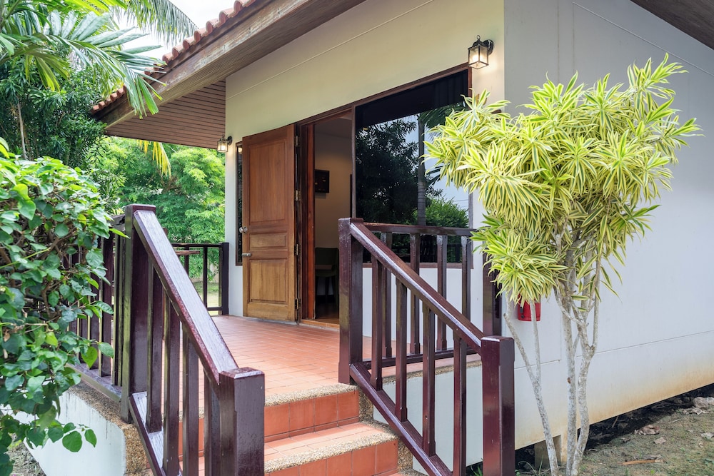 Sailom Resort Bangsaphan 1/55