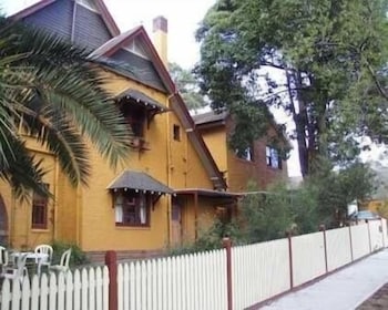 BURWOOD BED AND BREAKFAST 3/47